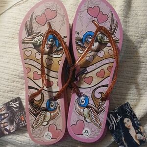 LA Ink Kat Bon D Heart Wings Design Pink Sandals Womens Sz 11/12      Beach Pool